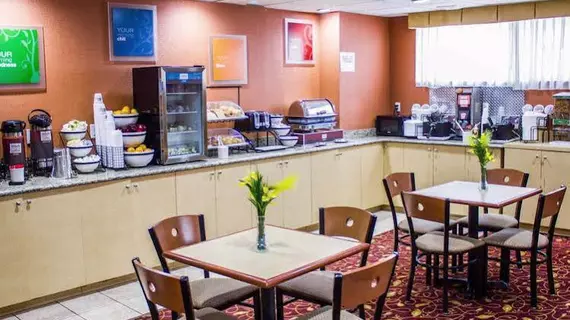 Travelodge by Wyndham Ozone Park | New York - New York (ve civarı) - Queens - Jamaika