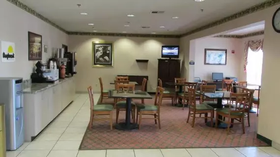 Days Inn - Jefferson City | Missouri - Columbia (ve civarı) - Jefferson City