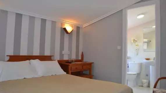 Hotel Piramide | Galicia - Pontevedra (vilayet) - Sanxenxo - Paxariñas