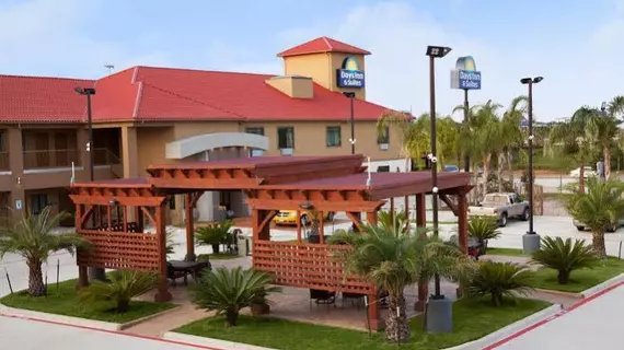 Days Inn & Suites Houston North/spring | Teksas - Houston (ve civarı) - Houston