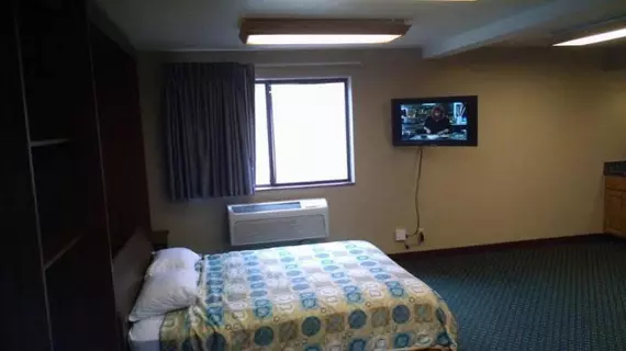 Super 8 Omaha Eppley Airport/Carter Lake | Iowa - Council Bluffs (ve civarı) - Carter Lake