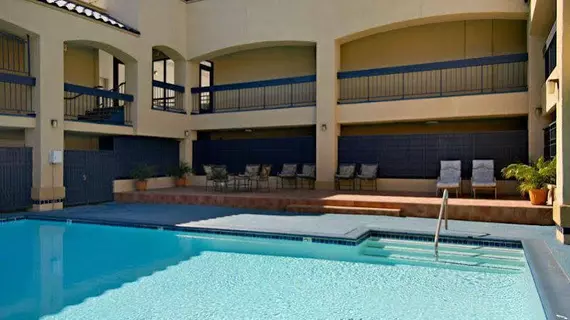 Days Inn & Suites Artesia | Kaliforniya - Los Angeles County - Artesia