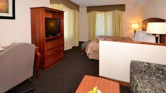 Quality Inn & Suites Northampton | Massachusetts - Springfield (ve civarı) - Northampton