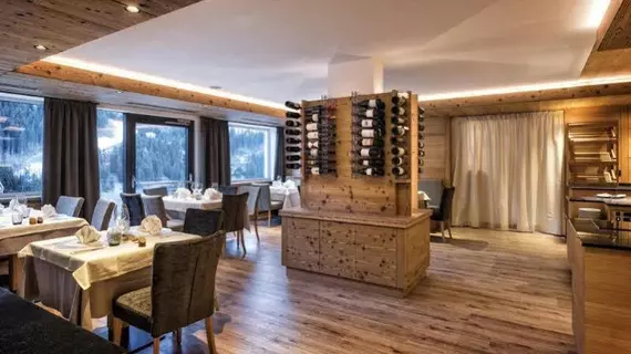 Hotel Interski | Trentino-Alto Adige - Güney Tirol (il) - Santa Cristina Val Gardena