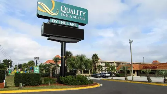 Quality Inn & Suite By The Lake | Florida - Orlando (ve civarı) - Disney's Maingate West