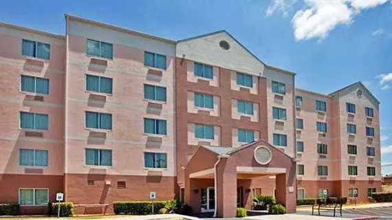 Fairfield Inn & Suites San Antonio Airport/North Star Mall | Teksas - San Antonio (ve civarı) - San Antonio - Kuzey San Antonio - SAT Havalimanı