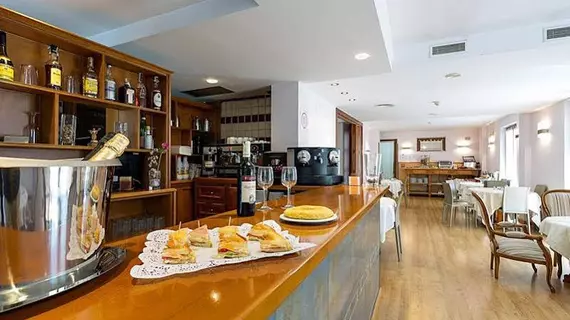 Ayre Hotel Alfonso II | Asturias - Oviedo (ve civarı) - Oviedo - Las Campas y San Claudio