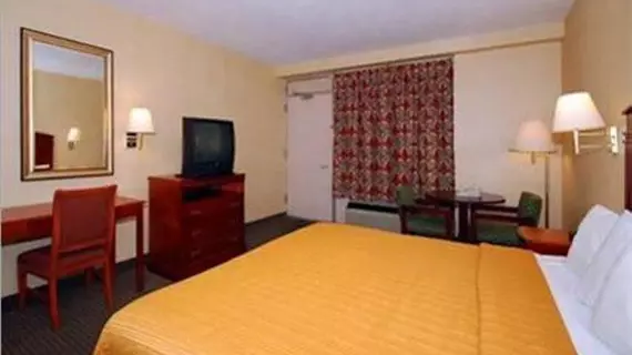 Quality Inn Takoma Park | Maryland - College Park (ve civarı) - Takoma Park