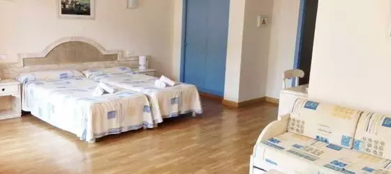 Hostal HPC Porto Colom | Balearic Adaları - Mayorka Adası - Campos - Migjorn