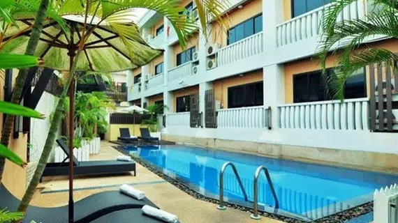 Rattana Beach Hotel | Phuket (ve civarı) - Thalang