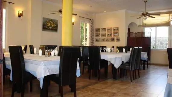 Hostal La Ermita | Andalucia - Malaga İli - La Axarquía - Nerja - Nerja Kent Merkezi