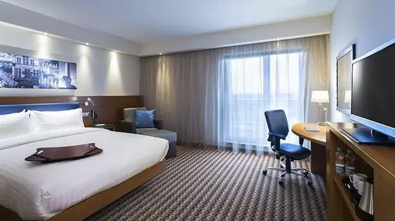 Hampton Inn Warsaw Airport | Mazovya Voyvodalığı - Varşova (ve civarı) - Okęcie