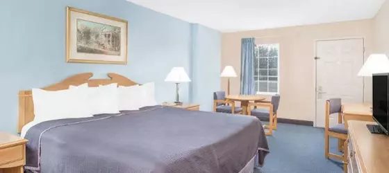 Howard Johnson Express Inn Staunton | Virginia - Staunton (ve civarı) - Staunton