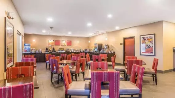 Comfort Suites North | Indiana - Fort Wayne (ve civarı) - Fort Wayne