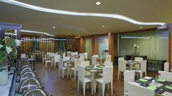 Hotel Santika Depok | West Java - Cakarta (ve civarı) - Depok - Pondokcina