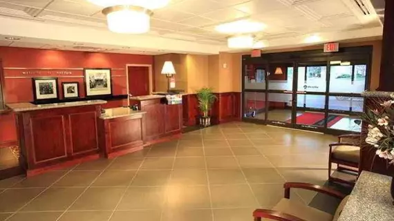 Hampton Inn & Suites Norfolk-Airport | Virginia - Norfolk - Virginia Beach (ve civarı) - Norfolk