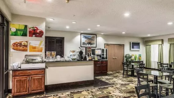 Comfort Suites Burleson - South Fort Worth | Teksas - Fort Worth (ve civarı) - Burleson