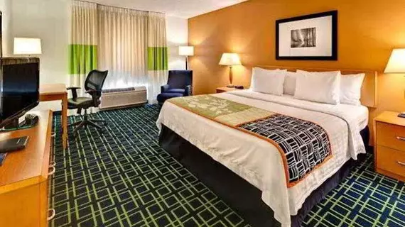 Fairfield Inn & Suites Reno Sparks | Nevada - Pyramid Lake Kızılderili Bölgesi - Reno (ve civarı) - Sparks