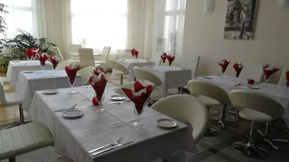 Eastbourne Riviera Hotel | Doğu Sussex (kontluk) - Eastbourne - Eastbourne Deniz Kıyısı - Eastbourne City Centre