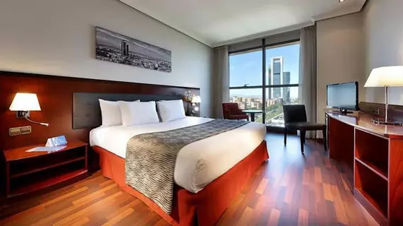 Hotel Vía Castellana | Madrid Özerk Topluluğu - Madrid (ve civarı) - Chamartin