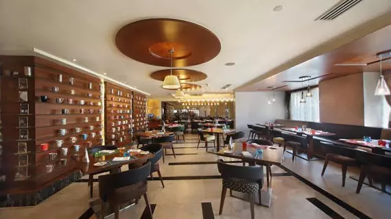 Mövenpick Hotel and Spa | Karnataka - Bengaluru (ve civarı) - Bengaluru