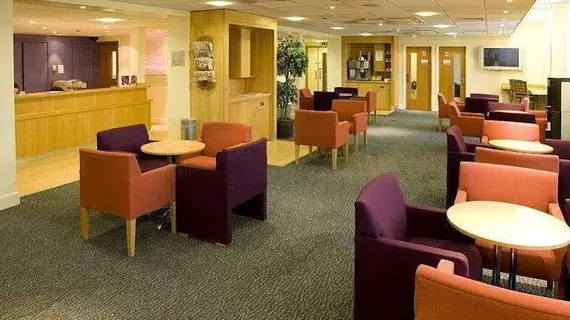 Premier Inn London Heathrow Airport (Bath Road) | Londra (ve civarı) - Hillingdon - Harefield