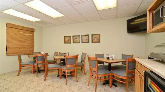 Best Western Brookfield | Missouri - Chillicothe (ve civarı) - Brookfield