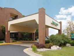 Quality Suites Hotel - Lansing | Michigan - Lansing (ve civarı) - Lansing