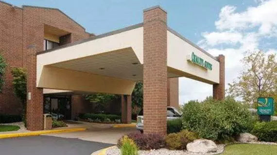 Quality Suites Hotel - Lansing | Michigan - Lansing (ve civarı) - Lansing