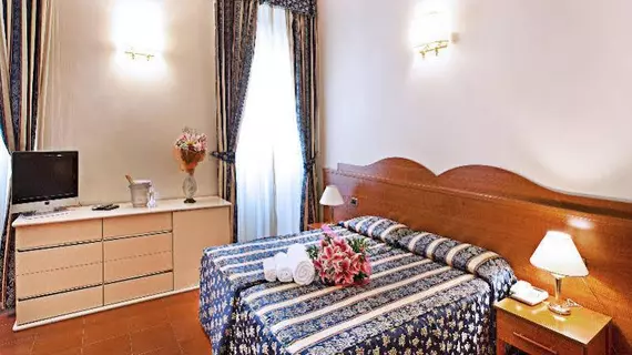 Hotel Augustea | Lazio - Roma (ve civarı) - Roma Kent Merkezi - Rione XVIII Castro Pretorio