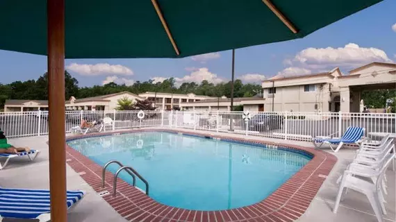 Quality Inn and Suites Atlantic City Marina District | New Jersey - Hamilton Township - Atlantic City (ve civarı) - Galloway