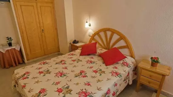 Hotel Quino | Valencia Bölgesi - Alicante (vilayet) - Vega Baja del Segura - Guardamar del Segura - El Moncayo