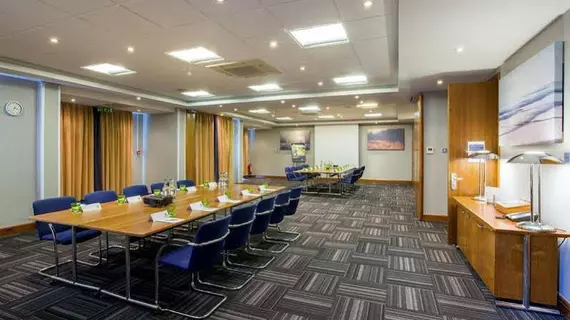 Holiday Inn Aylesbury | Buckinghamshire (kontluk) - Aylesbury