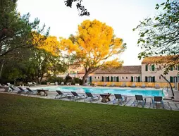 Best Western Le Val Majour | Provence - Alpes - Cote d'Azur - Bouches-du-Rhone (bölge) - St.-Remy-de-Provence (ve civarı) - Fontvieille