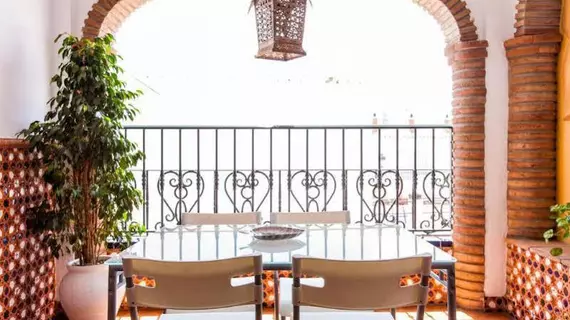 Apartamentos Abril | Andalucia - Malaga İli - La Axarquía - Nerja - Nerja Kent Merkezi