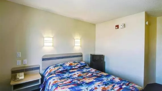 Motel 6 Charlotte Carowinds | Güney Karolayna - Rock Hill (ve civarı) - Fort Mill