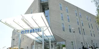 City Hotel