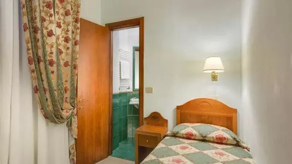 Hotel Aberdeen | Lazio - Roma (ve civarı) - Roma Kent Merkezi - Rione XVIII Castro Pretorio