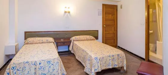 Hostal Alicante | Balearic Adaları - İbiza Adası - Sant Antoni de Portmany