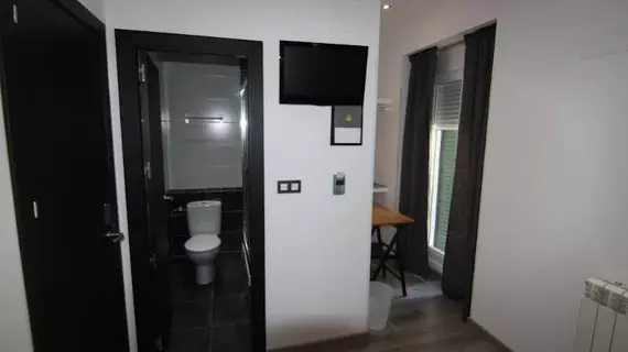 Hostal MH Fuencarral | Madrid Özerk Topluluğu - Madrid (ve civarı) - Madrid