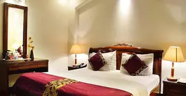 Hotel Emperor Palms | Batı Delhi - Ulusal Eyalet Başkenti Delhi - Delhi (ve civarı) - Yeni Delhi - Karol Bagh