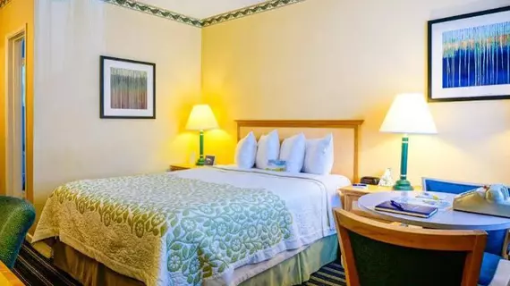 Days Inn Santa Barbara | Kaliforniya - Santa Barbara (ve civarı) - Santa Barbara - Santa Barbara Plajı