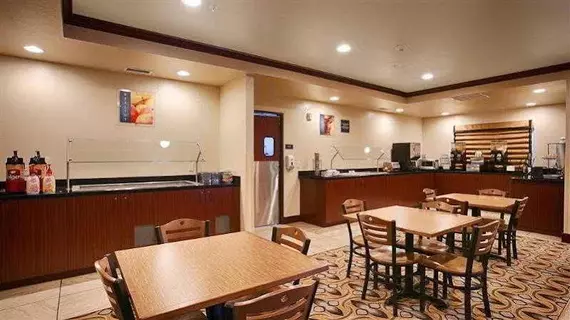 Best Western Shelby Inn & Suites | Montana - Shelby (ve civarı) - Shelby