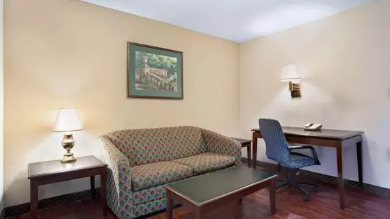 Baymont Inn and Suites Atlanta Airport South | Georgia - Atlanta (ve civarı) - College Park