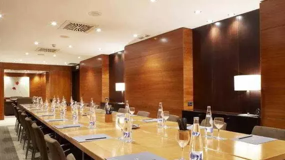 AC Hotel Ciudad de Pamplona by Marriott | Navarra - Pamplona (ve civarı) - Pamplona - Iturrama