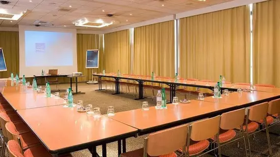 Novotel Annecy Centre Atria | Auvergne-Rhone-Alpes - Haute-Savoie (bölge) - Annecy