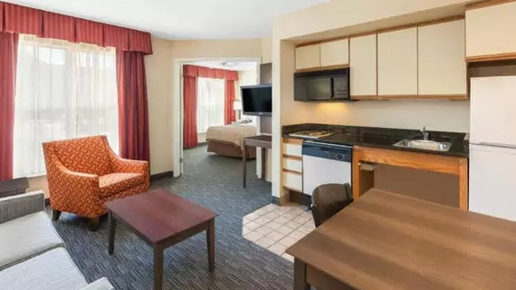 Hawthorn Suites by Wyndham Detroit Warren | Michigan - Detroit (ve civarı) - Warren