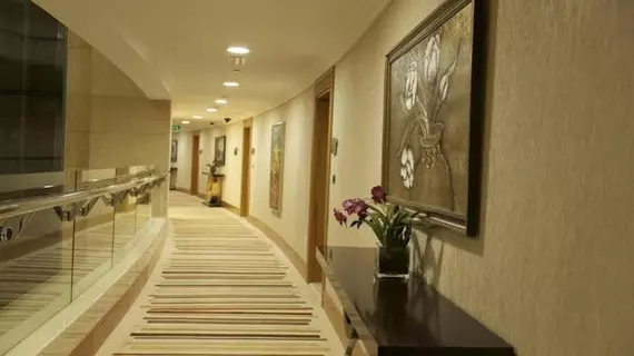 Grand Belle Vue Hotel Apartment | Dubai - Dubai