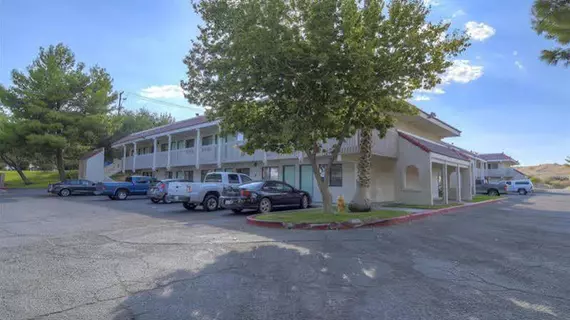 Motel 6 Barstow | Kaliforniya - San Bernardino County - Victorville (ve civarı) - Barstow