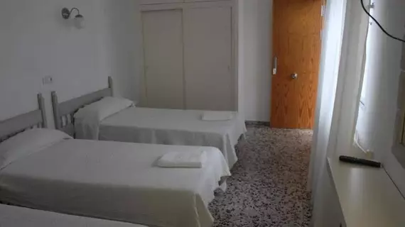 Hostal Paco | Andalucia - Malaga İli - Marbella - Marbella Seafront Promenade - Marbella Kent Merkezi